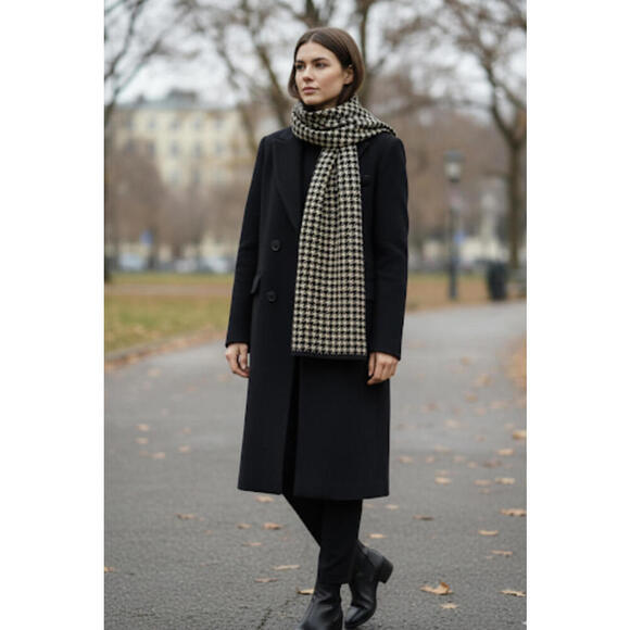 Calvin Klein Houndstooth Knit Scarf - Picture 3 of 14